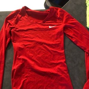 Women’s medium long sleeve nike shirt